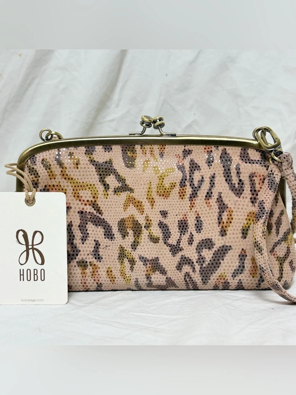 HOBO “Cora” Convertible Crossbody Bag – NWT – Blush Leopard Print - Picture 3 of 6